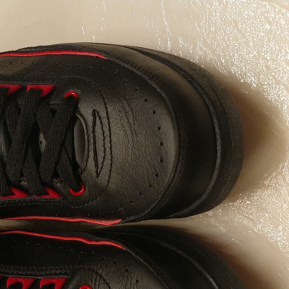 Air Jordan 2 Retro Black/Varsity Red (2016) - Picture 7 of 14